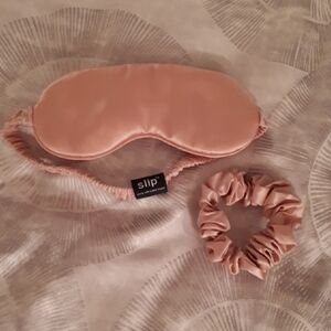 slip 100% Silk Eye Mask and Scrunchie Set in Light Blush
